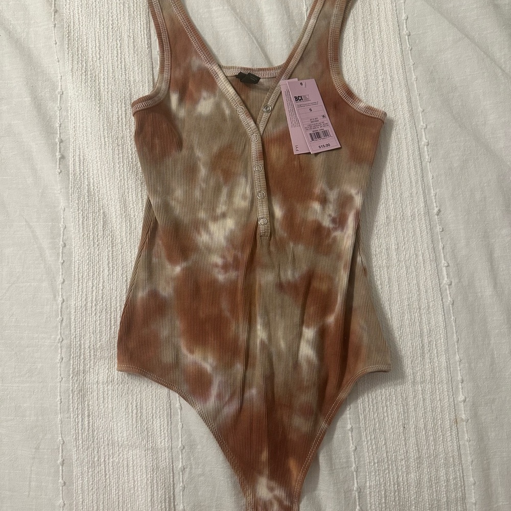 Wild Fable Brown and Cream Bodysuit with Tie-Dye Pattern